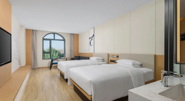 Główny czteroosobowy pokój Fairfield By Marriott Yining