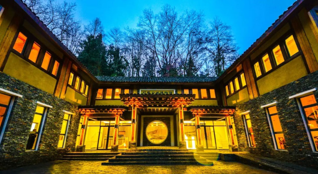 BES Village Lichuan, Book Hotel Lichuan Hubei