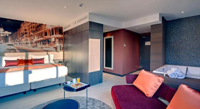 Люкс с видом на город Hotel Indigo Madrid - Gran Vía by IHG