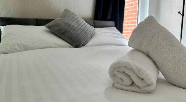 2br Ormeau Central in Belfast, Забронировать Дом для отпуска Виллы Белфаста, рядом с The Belfast Empire Music Hall, Вилла