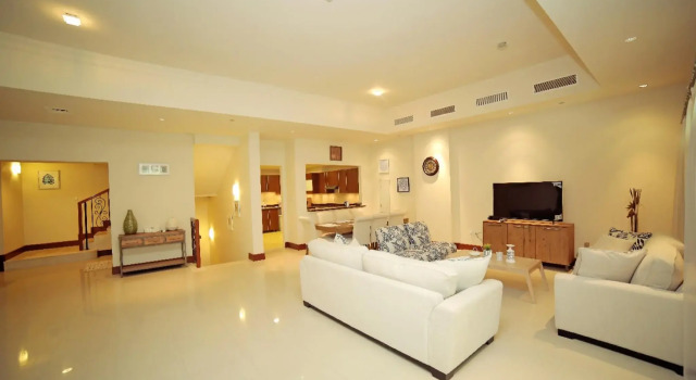 Four Bedroom Townhouse Golden Mile 5 Palm Jumeirah, Забронировать Отель Пальма Джумейра , рядом с Jumeirah Palm Tram Station