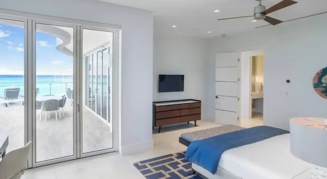 Апартаменты Luxury с 3 комнатами с видом на океан Garden Villa Condo at ONE Cable Beach