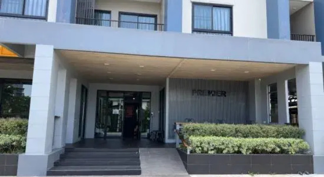 Premier Luxe Hotel โรงแรมพรีเมียร์ลักซ์, Забронировать Отель Ban Nong Chaeng провинция Чонбури