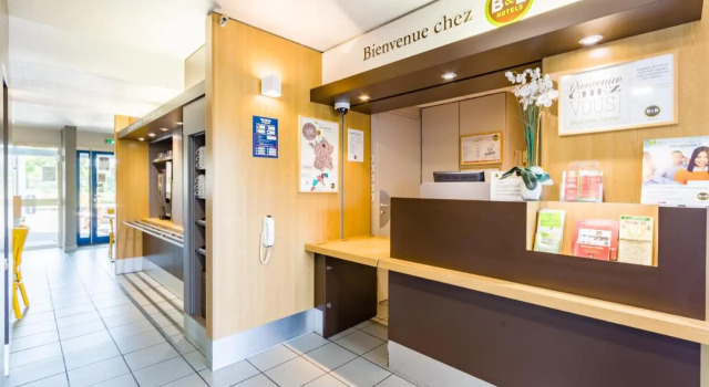 B&B HOTEL TOURS Sud Joué-lès-Tours, Reserva ahora Bed & breakfast Hoteles en Centro con aparcamiento, Aparcamiento