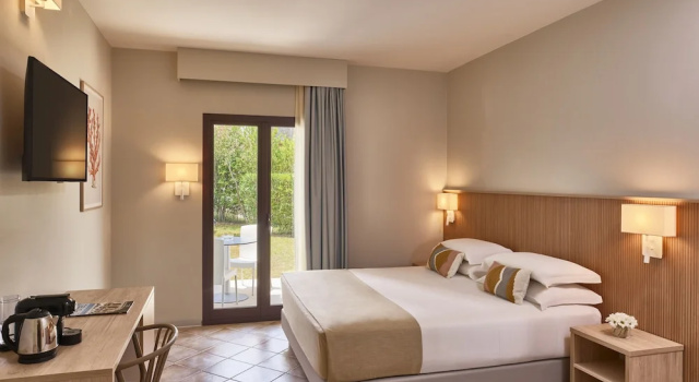 Superior- tredobbelt værelse med haveudsigt Torreserena Resort