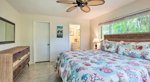 Коттедж Vibrant Largo Home: Heated Pool, Lake Views!