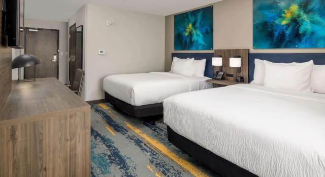 Четырёхместный номер Standard La Quinta Inn & Suites by Wyndham Spokane Downtown