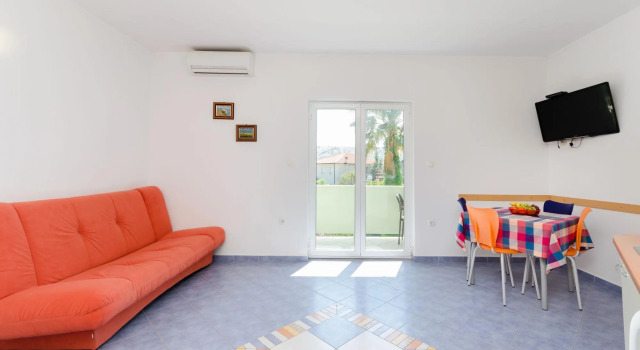 Apartments Ruzica M, Prenota Appartamento Hotel a Isole Quarnerine con parcheggio, Parcheggio