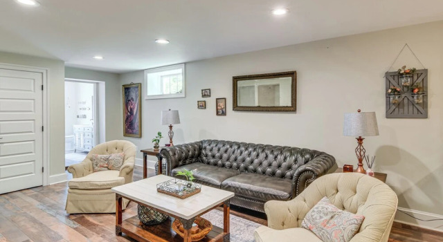 Explore Historic Dtwn Staunton! Walkable Apartment