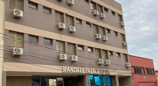 Randall Palace Hotel, Забронировать Отель Сертанзинью 