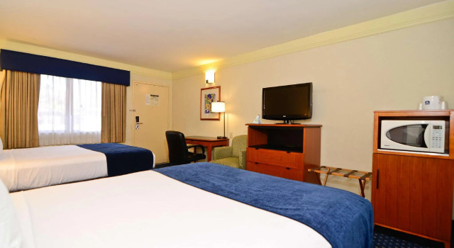 Четырёхместный номер Standard Best Western San Diego Pacific Beach/Mission Bay