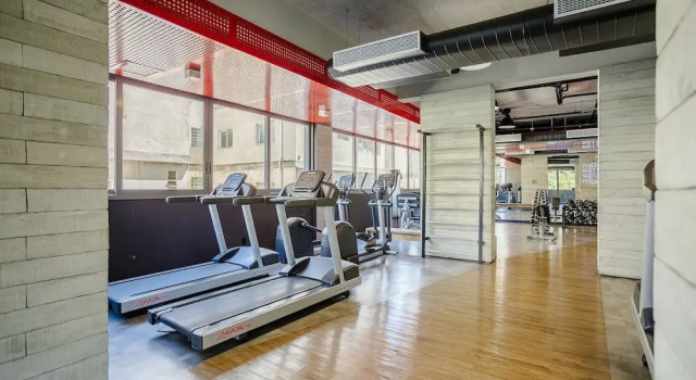 Your Complete Stay in a Building With a Pool Just Steps From the Subway - FRE