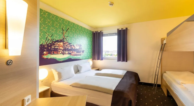 Четырёхместный номер Standard B&B Hotel Oberhausen am Centro