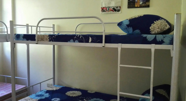 Кровать в общем номере Happy To Mingle Hostel @ Manila Airport