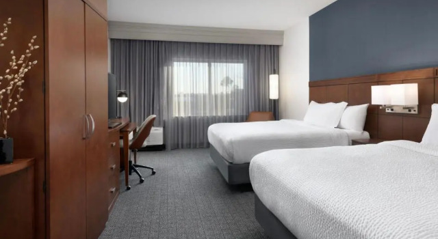 Четырёхместный номер Standard Courtyard By Marriott Little Rock North