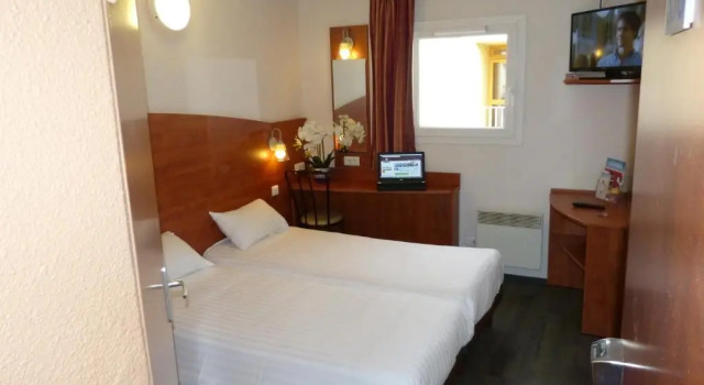 Двухместный номер Standard Brit Hotel Reims La Pompelle