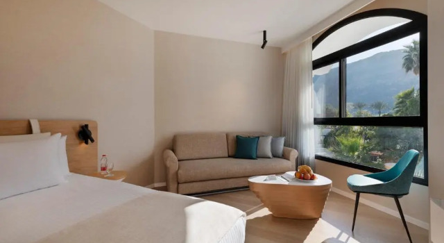 Семейный номер Standard с видом на горы Gai Beach Hotel