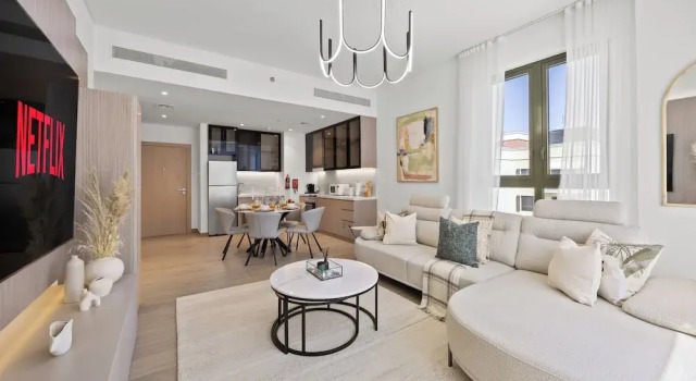 Portside Bliss La Mer 1 BR with Sea View, Забронировать Апартаменты/квартира Отели Мадинат-Зайед с парковкой, Парковка