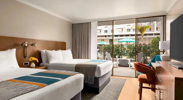 Четырёхместный Trendy Town and Country San Diego