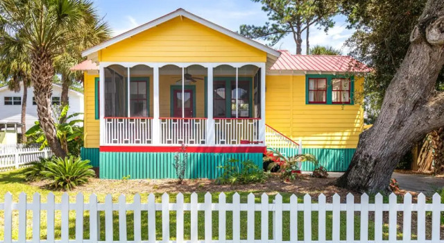 Коттедж с 2 комнатами Coastal Soul Cottage