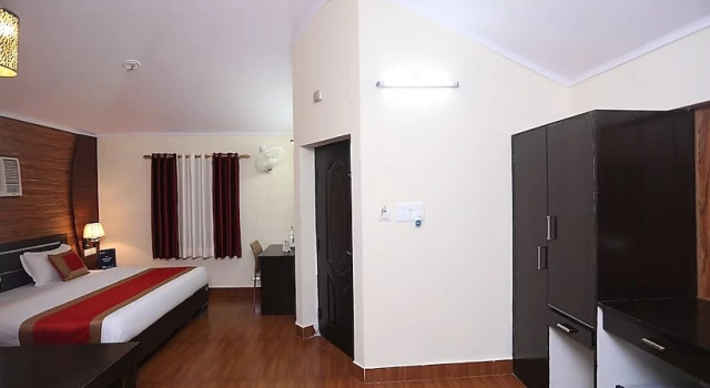 Corbett Amazon Crown, Rezervovat Hotel Nainital Uttarakhand