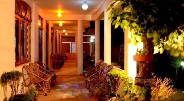 Kalawati Retreat Eco Village Resort, Rezervovat Lázně / Resort Ranikhet Uttarakhand