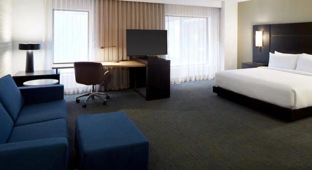Residence Inn by Marriott Montreal Midtown, 예약 호텔 Quebec 수영장 있는 호텔, 수영장