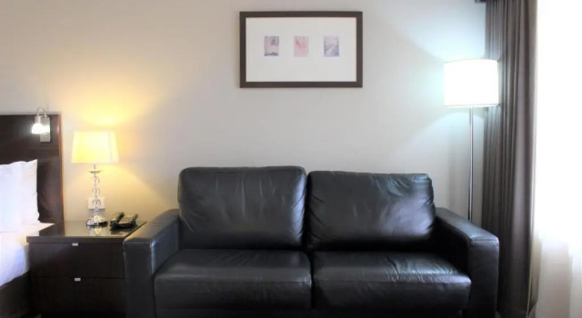 Студия Carlyle Suites & Apartments
