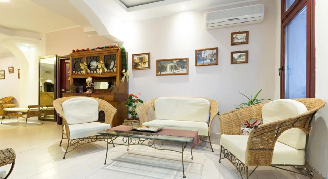 Garni Hotel Family, Забронировать Отель Отели Раковица с парковкой, Парковка