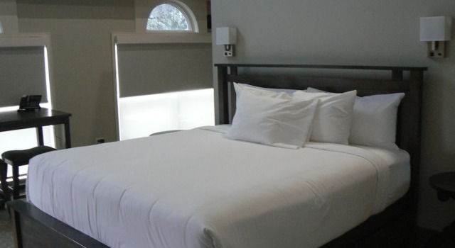 Двухместный люкс Premier с балконом Lone Tree Golf Club and Hotel