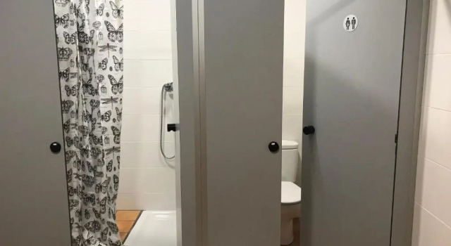 Кровать в общем номере Albergue de Castillazuelo