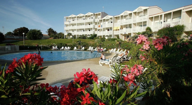 Apartment With sea or Pool Views, Забронировать Апартаменты/квартира Апартаменты Приморской Шаранты, Апартаменты/квартира