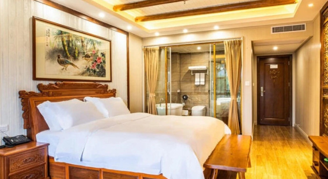 Двухместный номер Standard с балконом и с видом на реку Floral Hotel Yangshuo Wangyunge