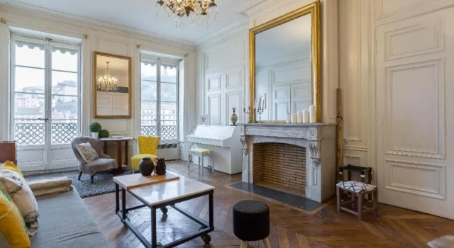 Апартаменты Deluxe Appartement Haussmannien d’Artiste, exception, quai de Saône balcon+Parking
