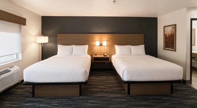 Двухместный люкс с 2 комнатами Majestic Canyon Lodge, a Dazzler Select by Wyndham