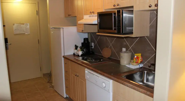Двухместный люкс с балконом Clearwater Suite Hotel