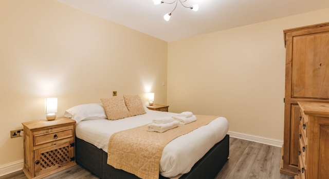 2 Bedroom Cottage for 4 Guests, No Deposit, Varaa Lomakoti Mökit kohteessa Merseyside, Mökki