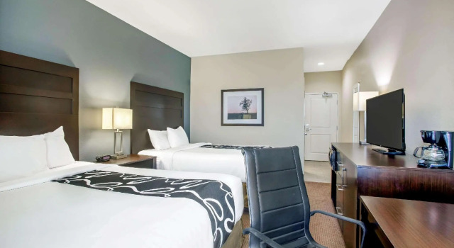 Четырёхместный номер Standard La Quinta Inn & Suites by Wyndham Karnes City - Kenedy