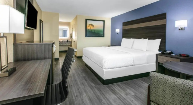 Номер Standard Days Inn by Wyndham Waco Near Downtown University