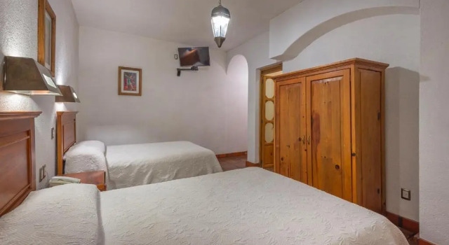 Четырёхместный номер Standard Hotel Refugio del Angel