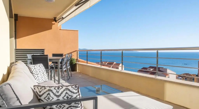 Suberbe T3 Neuf Standing +Terrasse 25M2, Забронировать Апартаменты/квартира Отели Аяччо с парковкой, Парковка