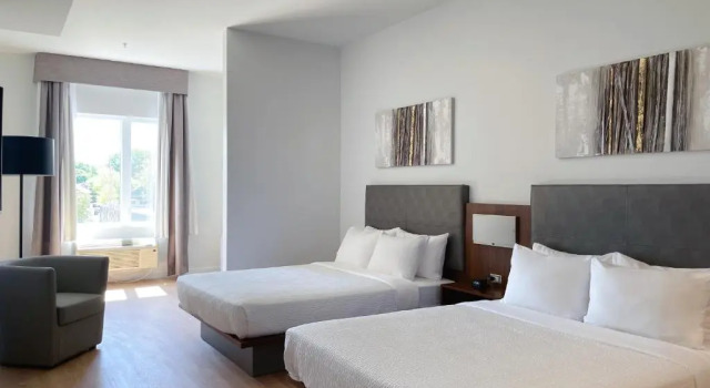 Двухместный люкс Quality Inn