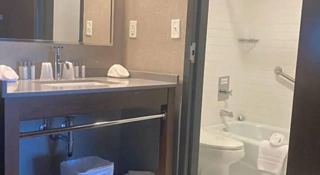 Номер Standard с видом на город Crowne Plaza Niagara Falls NY - Riverside by IHG