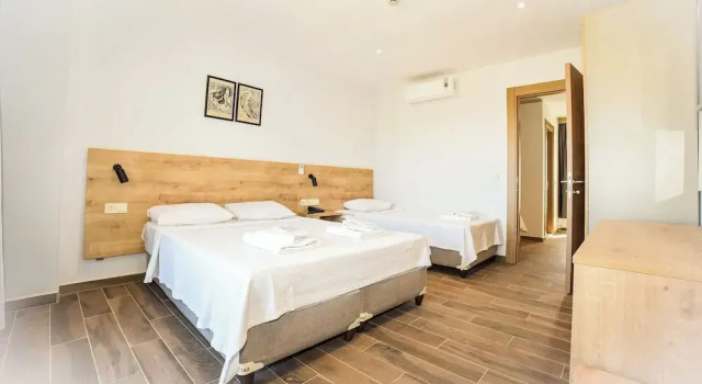 Четырёхместный номер Standard Porta Trakis HOTEL
