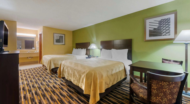 Четырёхместный номер Standard Quality Inn & Suites Mt Dora North