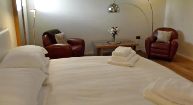 The Suites at Pannells Ash, Забронировать Отель Отели Холстед с завтраком, Завтраки