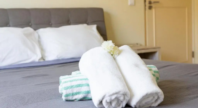 Beach Front And Beautiful 2 Bedroom Suite 21, Забронировать Отель Отели в центре Ян-Тил, в центре, Парковка