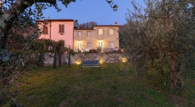 Villa Marzia Your Country Retreat With Garden and Panoramic View in Lucca, Buchen Sie Villa Capannori Toskana, in der Nähe von Villa Torrigiani