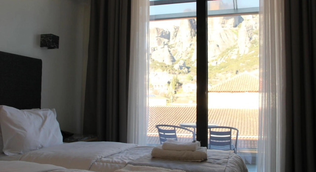 Alexiou Hotel