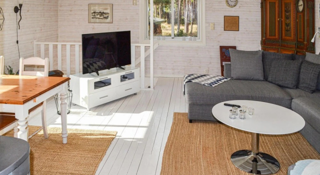 Amazing Home in Borrby With 3 Bedrooms, Sauna and Wifi